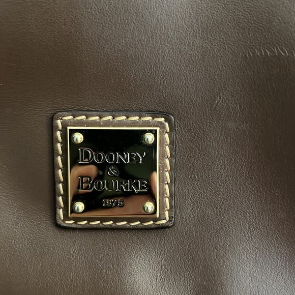 Dooney and Bourke Tote Bag - Picture 2 of 4